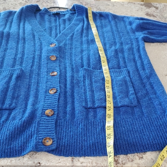 Torrid Boyfriend Cardigan Softest Vegan Cashmere Sweater Size 3 (22-24) - Picture 12 of 13